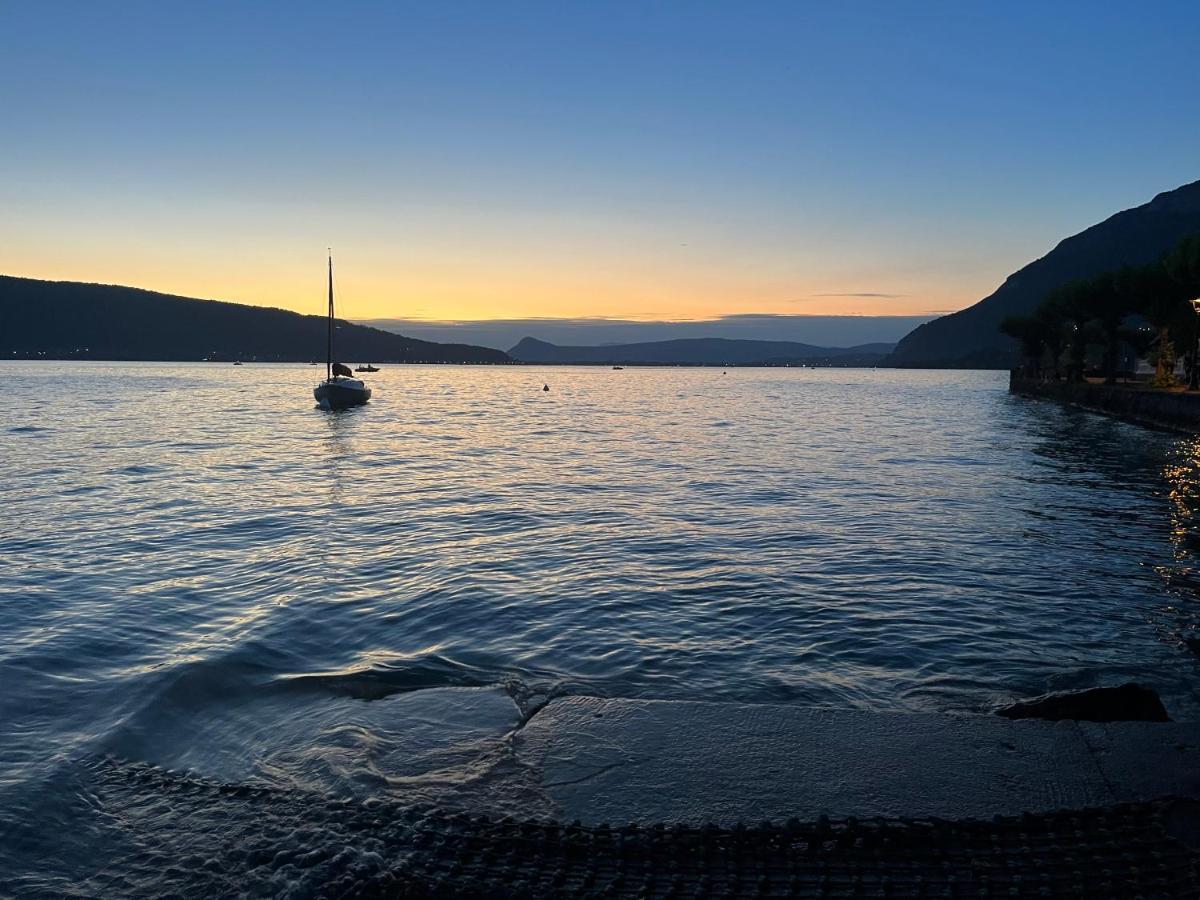 Entre Lac D'Annecy Et Montagnes, Golf Et Parapente A Pieds Talloires-Montmin Exterior foto