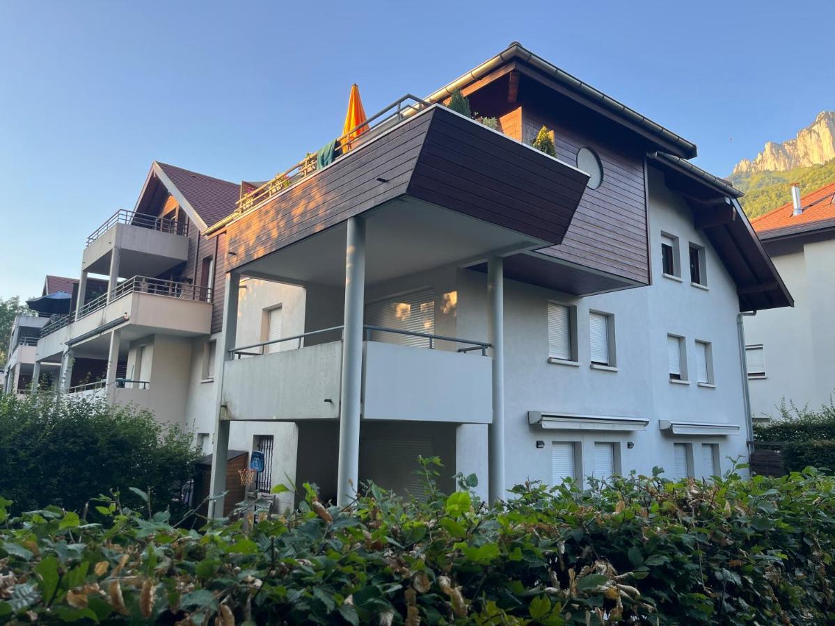 Entre Lac D'Annecy Et Montagnes, Golf Et Parapente A Pieds Talloires-Montmin Exterior foto